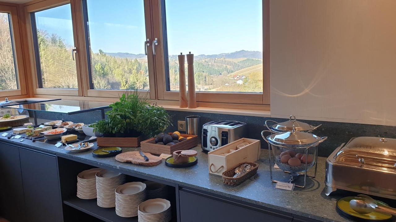 Landgut Am Poessnitzberg Hotel Leutschach Luaran gambar