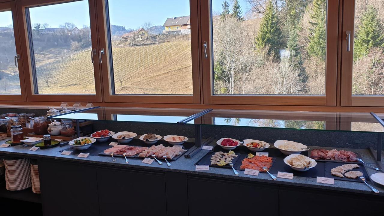 Landgut Am Poessnitzberg Hotel Leutschach Luaran gambar