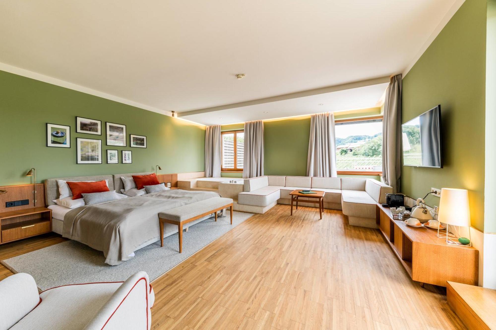 Landgut Am Poessnitzberg Hotel Leutschach Luaran gambar